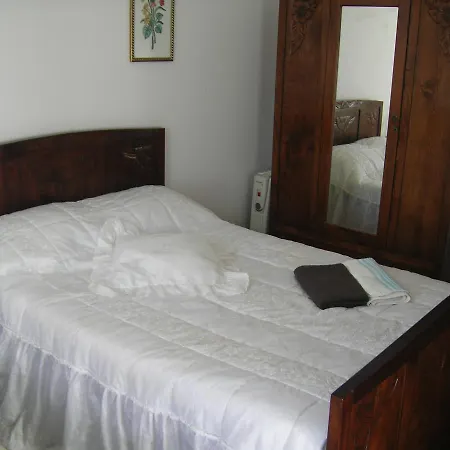 Residencia Ana Piso Um 1 招待所