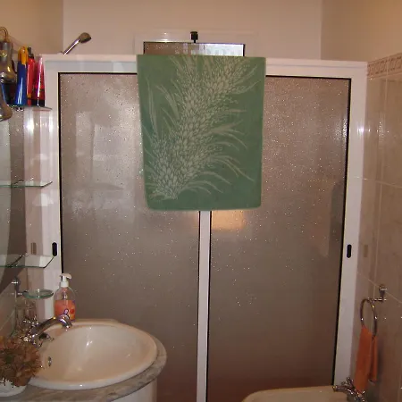 ゲストハウス Residencia Ana Piso Um 1 4*