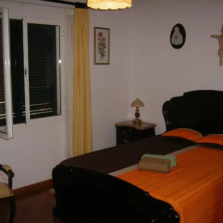 Residencia Ana Piso Um 1 Konukevi 3*