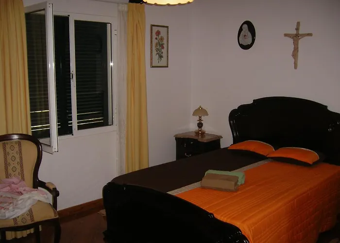 Residencia Ana Piso Um 1 Penzion 4*