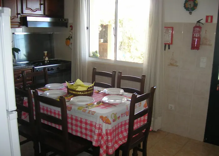 Residencia Ana Piso Um 1 Penzion 4*